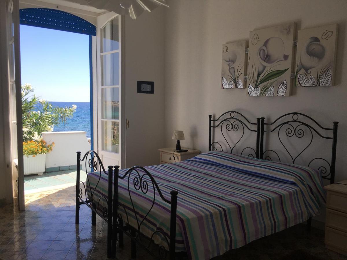 마리나디만카베르사 Casa Direttamente Sul Mare 빌라 외부 사진