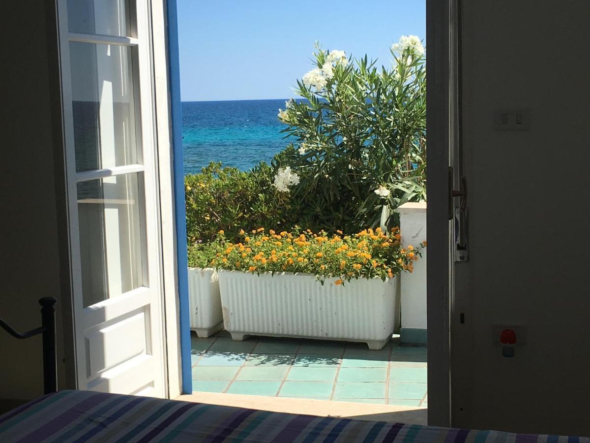 마리나디만카베르사 Casa Direttamente Sul Mare 빌라 외부 사진