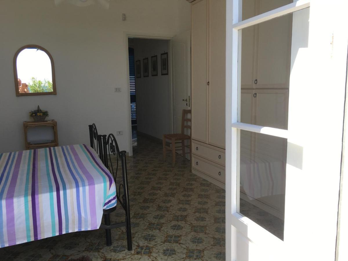 마리나디만카베르사 Casa Direttamente Sul Mare 빌라 외부 사진