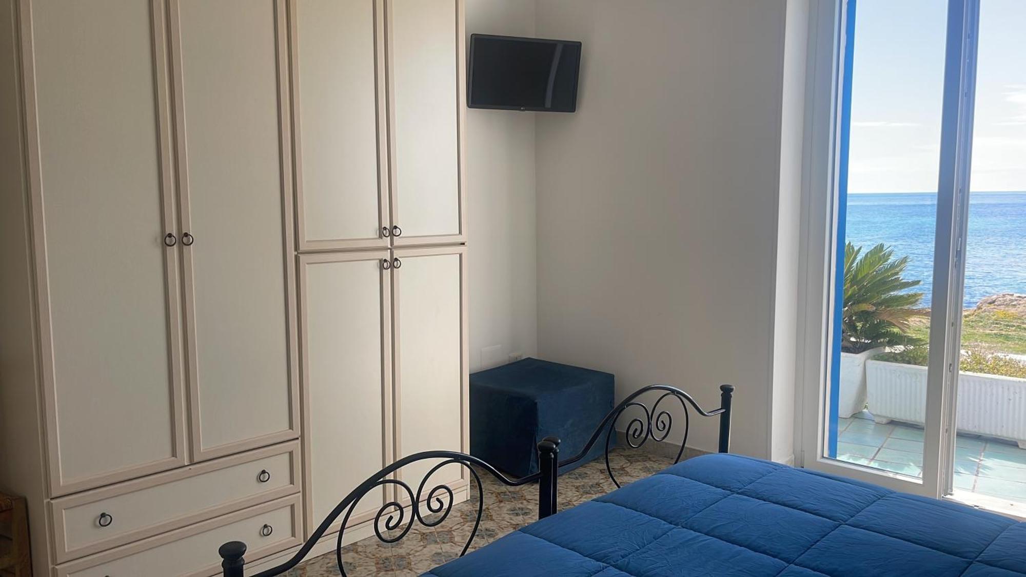 마리나디만카베르사 Casa Direttamente Sul Mare 빌라 외부 사진
