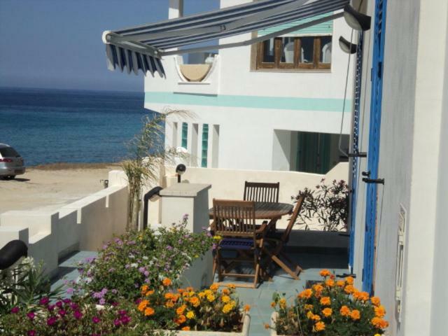 마리나디만카베르사 Casa Direttamente Sul Mare 빌라 외부 사진